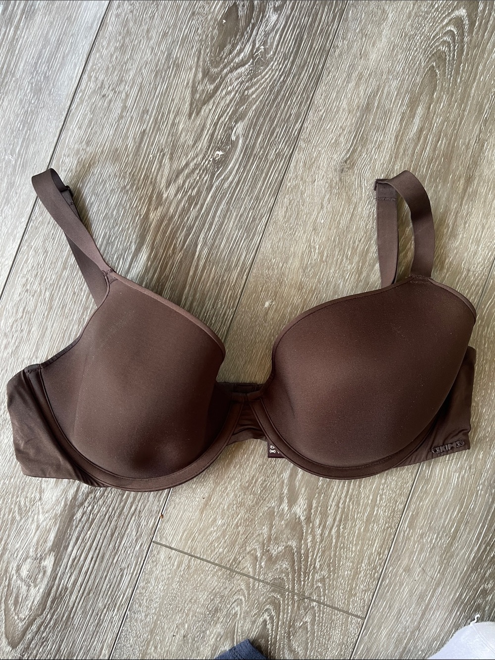 SKIMS Everyday Smooth Brown T-Shirt Bra - Women Intimates